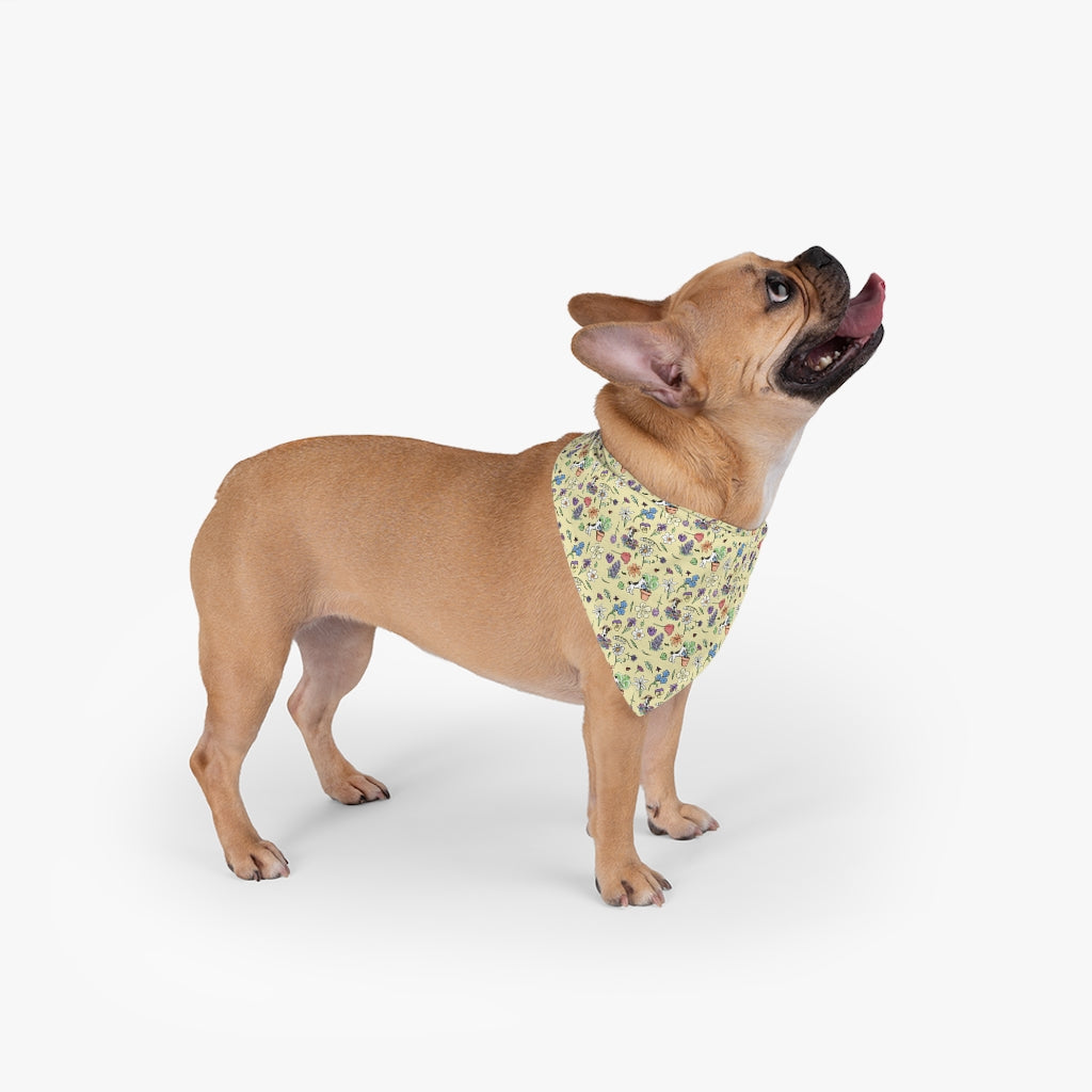 Au Jardin Bandana - YellowThe prettiest pets deserve the prettiest couture!  Outfit your cool kid with a chic new bandana to match the other accessories in the Au Jardin line, decorated with PetsPrintifyCosmic Industries